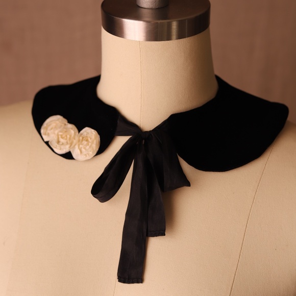 Black velvet collar with hand embroidered details. kids 5--10 y.o. New - Picture 2 of 3
